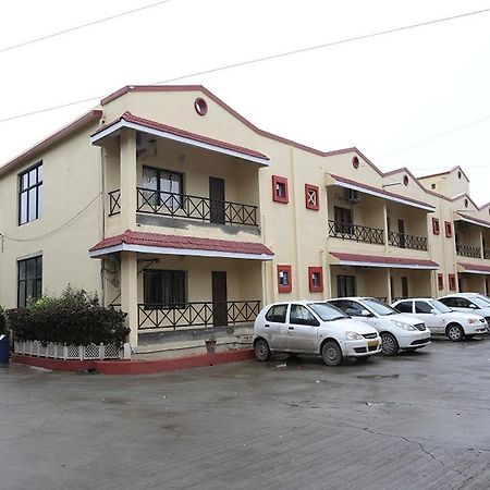 Leo Resorts Junagadh Eksteriør bilde