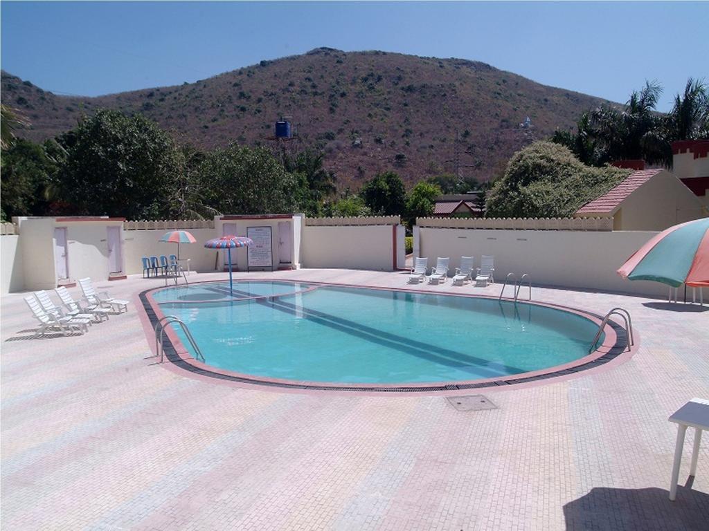 Leo Resorts Junagadh Eksteriør bilde