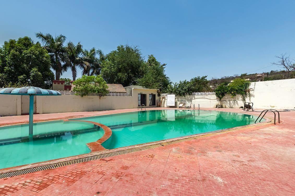 Leo Resorts Junagadh Eksteriør bilde
